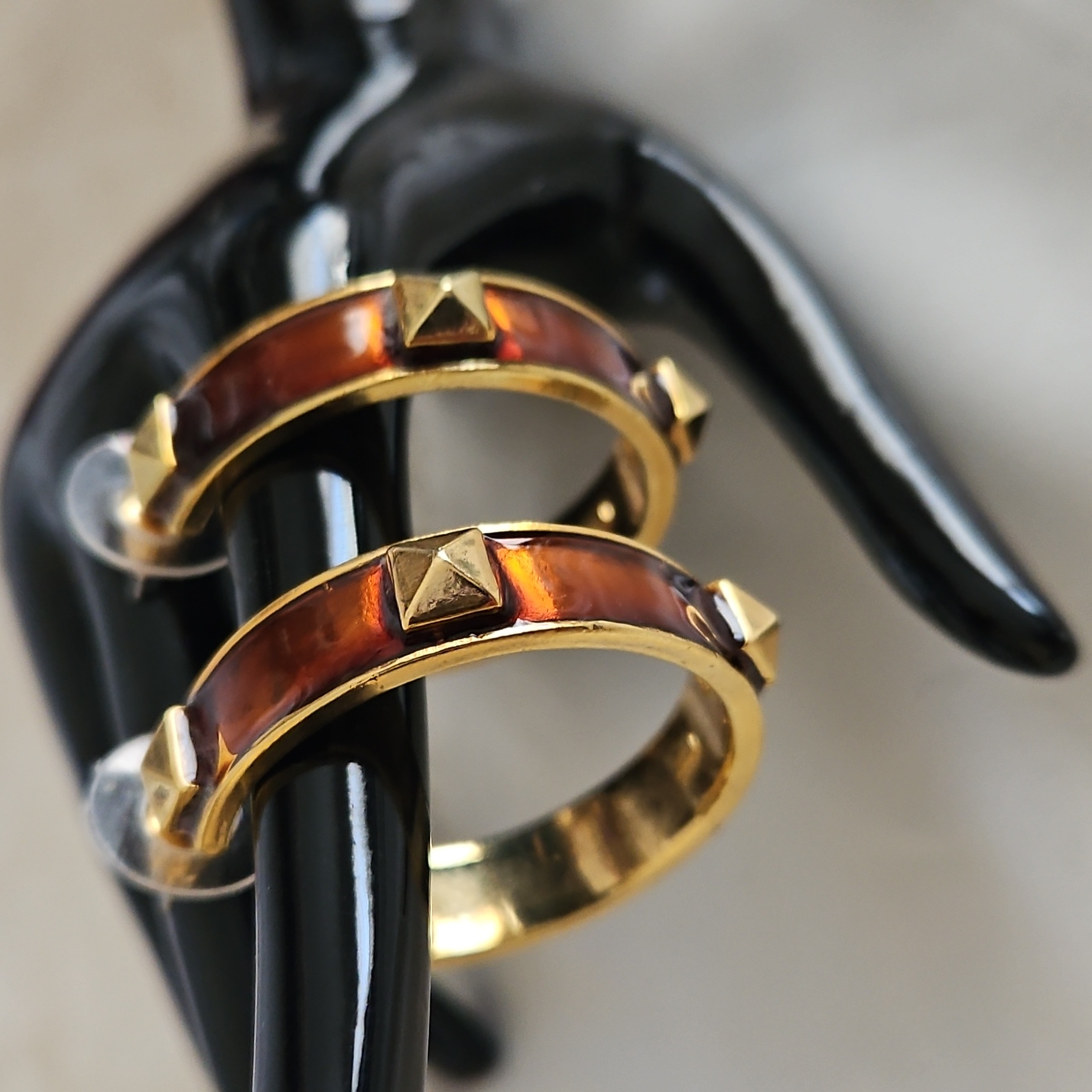 Graziano Vintage Large Hoop Earrings 23$